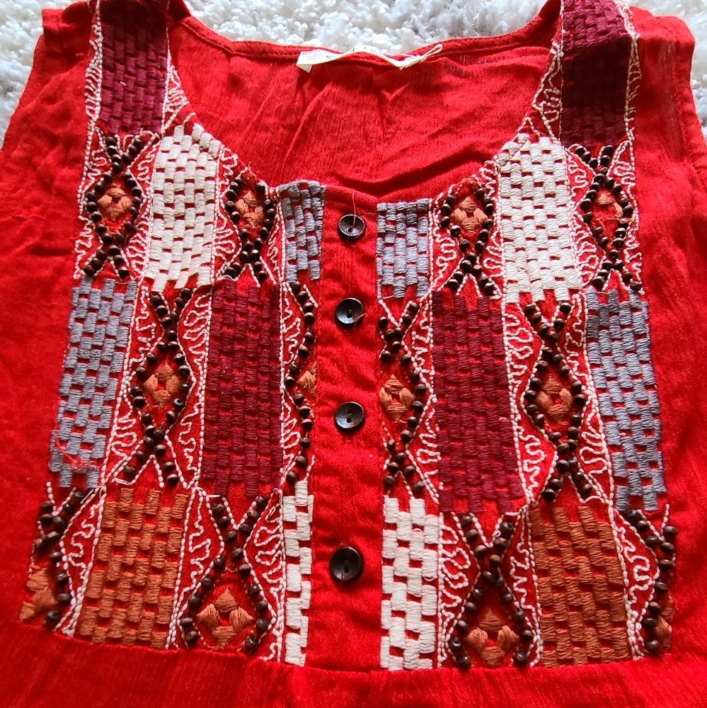 Red top. - Picture 3 of 3